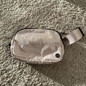 Lululemon Belt Bag - Metallic Pink